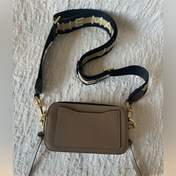 Authentic Marc Jacob’s Snapshot Bag - Picture 5 of 8